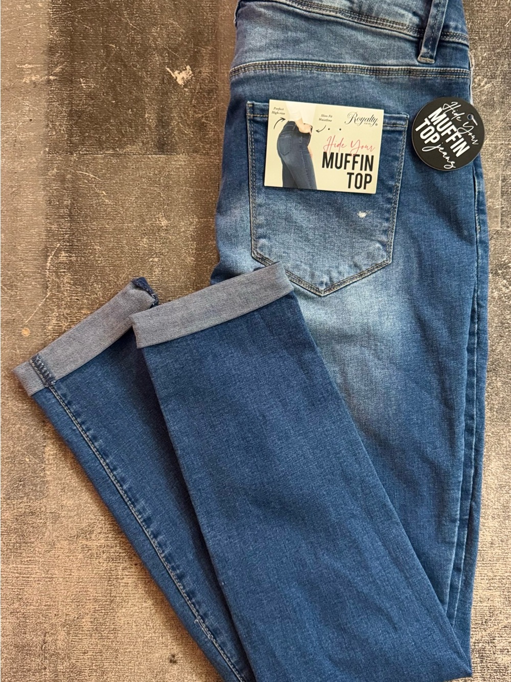 Hide your Muffin Top Skinny Jeans in Medium Blue